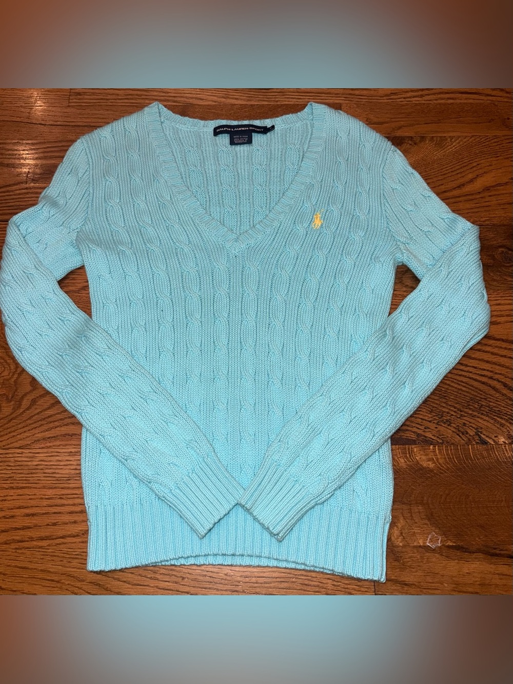 Ralph Lauren Sport. Cable knit Vneck Sweater. Blue. Size Medium.
